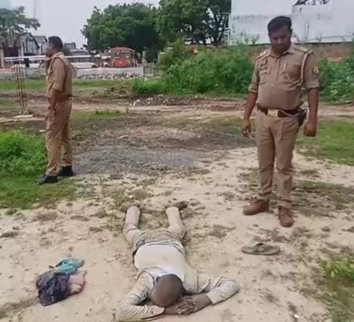 बस स्टेशन के पास मिला अज्ञात युवक का शव, नहीं हो सकी शिनाख्त