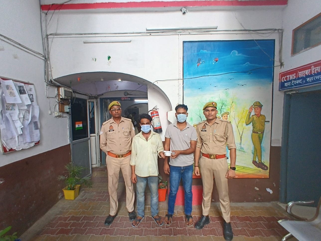 मादक पदार्थों की तस्करी करने वाले दो शातिर नशा तस्कर गिरफ्तार, अवैध स्मैक बरामद