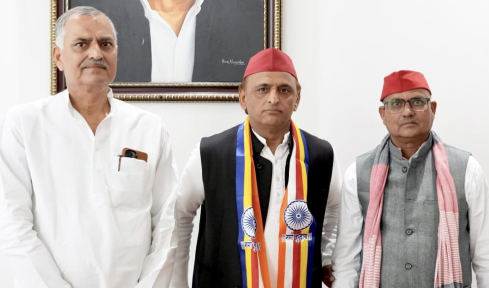 भाजपा से चुनाव लड़ चुके हीरालाल निषाद सपा में शामिल  साइकिल की सवारी करने का लोग मान रहे हैं संभावित दावेदारी