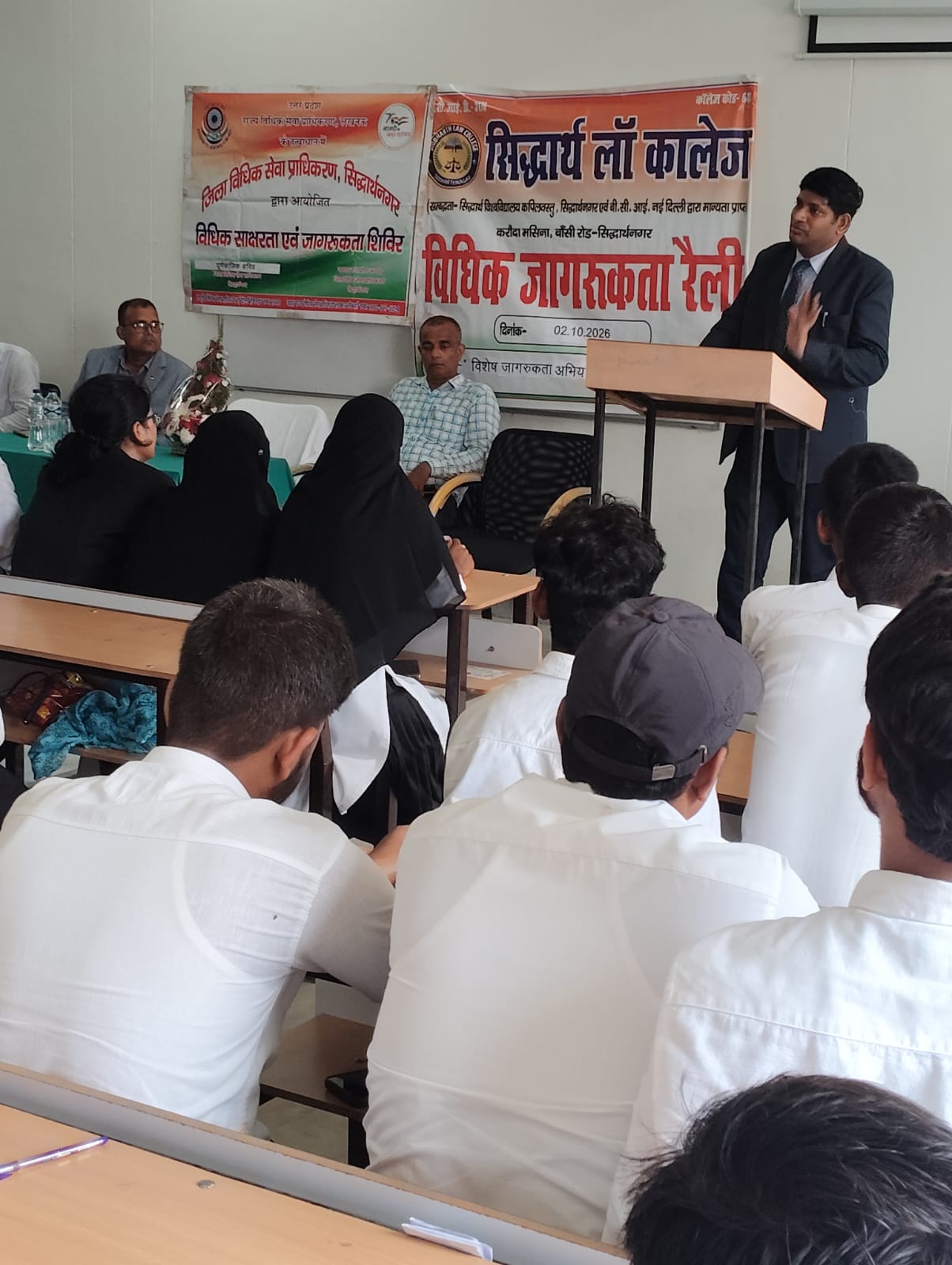 विधिक सेवा प्राधिकरण ने चलाया विशेष अभियान, विद्यार्थियों व आमजन को दी पॉक्सो एक्ट की जानकारी  प्रभात फेरी, नुक्कड़ नाटक और गोष्ठी के माध्यम से बच्चों के संरक्षण व कानूनी अधिकारों पर दिया गया जोर