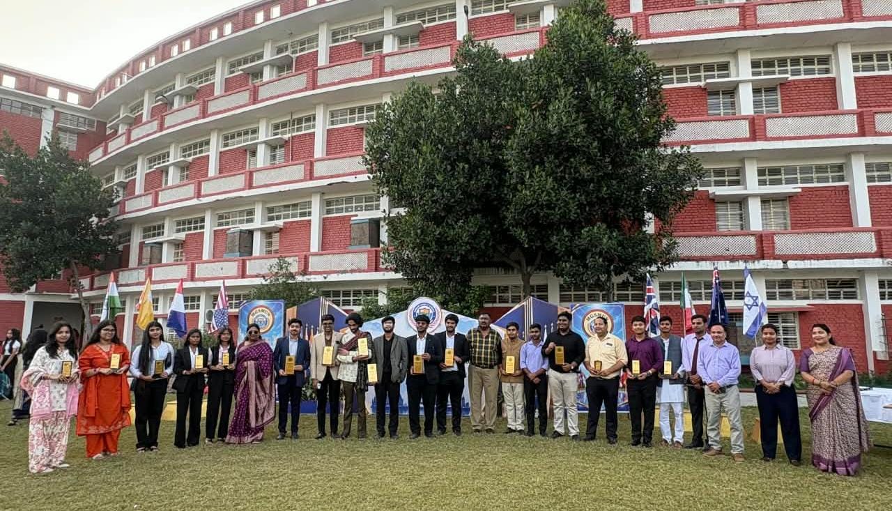 मॉडर्न स्कूल में भारतीय छात्र संसद सम्मेलन आयोजित, विद्यार्थियों ने निभाई सांसदों-विधायकों और राष्ट्र प्रतिनिधियों की भूमिका