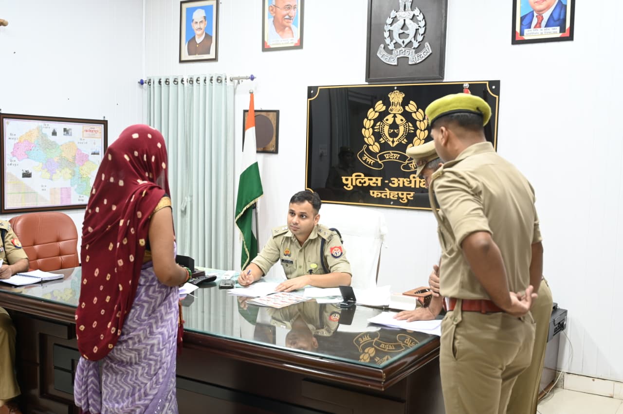 एसपी ने पुलिस कार्यालय में सुनीं जनता की समस्याएं