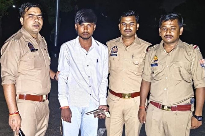 अवैध तमंचा व कारतूस के साथ युवक गिरफ्तार महलई मोड़ पर घेराबंदी कर पुलिस ने पकड़ा आर्म्स एक्ट में मुकदमा दर्ज कर भेजा जेल