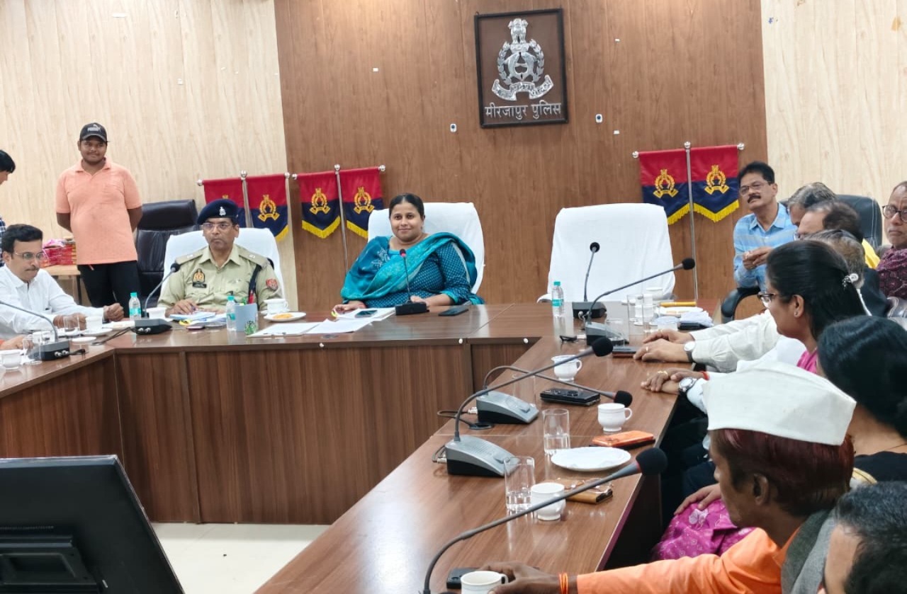 दीपावली व धनतेरस पर सुरक्षा को लेकर एसपी ने की बैठक
