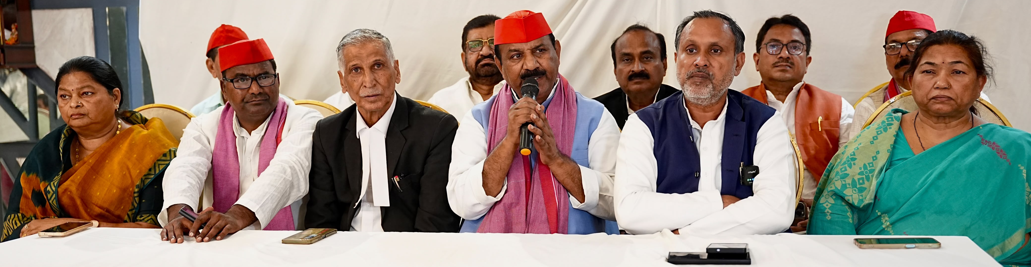 भाजपा के पास जनता के सवालों का जवाब नहीं, पीडीए की एकजुटता सत्ता से करेगी दूर:श्यामलाल पाल  भाजपा कर रही साजिश, मतदान के पूर्व सपा नेताओं को नजर बंद की योजना:डॉ मानसिंह यादव