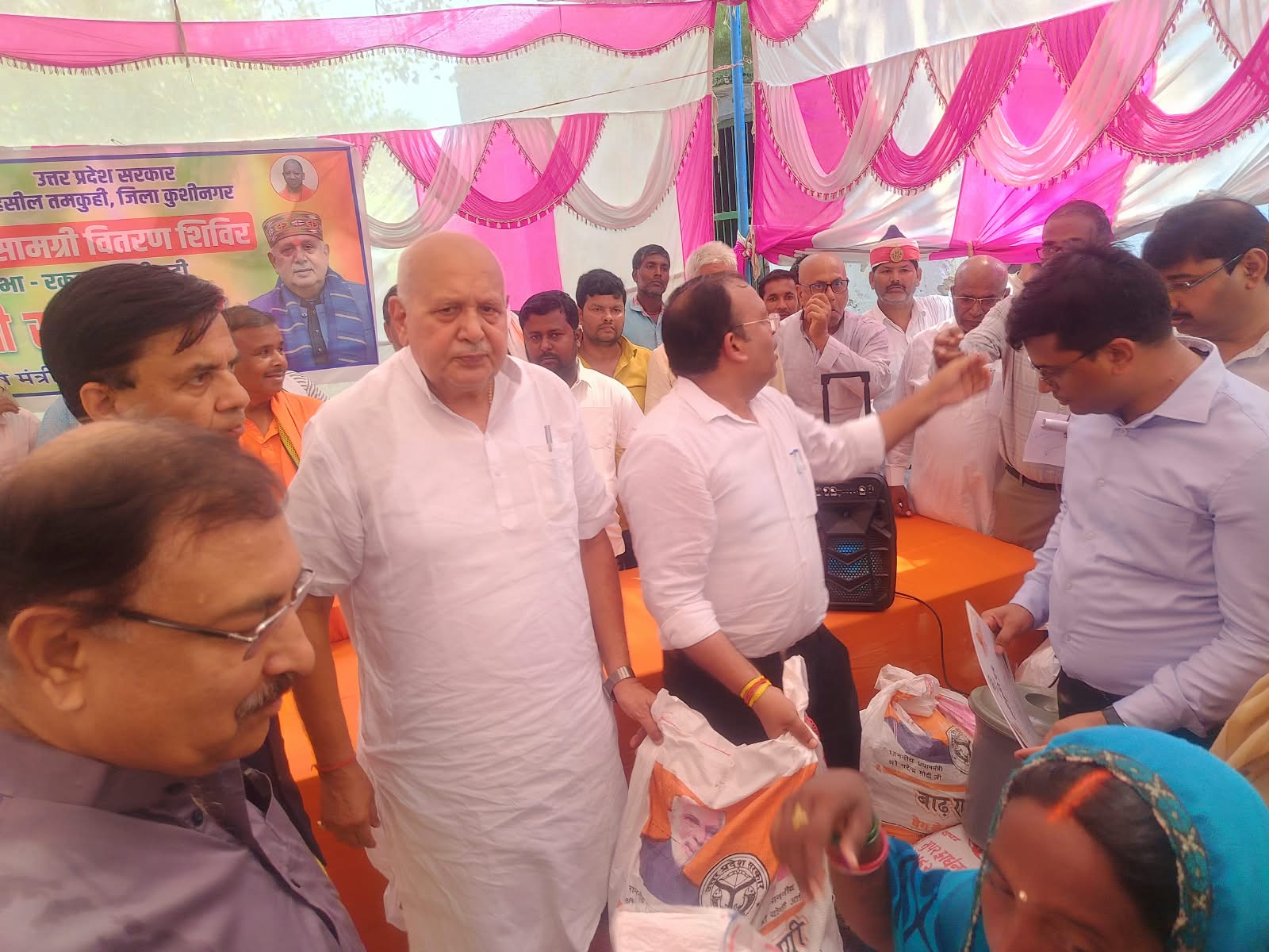 कृषि मंत्री सूर्य प्रताप शाही ने किया बाढ़ प्रभावित क्षेत्रों का निरीक्षण  बोले- राशन कार्ड हो या न हो, सभी को मिलेगी राहत