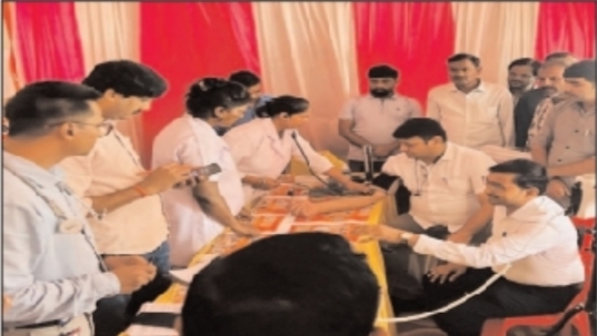 सेवा संकल्प अभियान के तहत निःशुल्क स्वास्थ्य परीक्षण, दवा वितरण