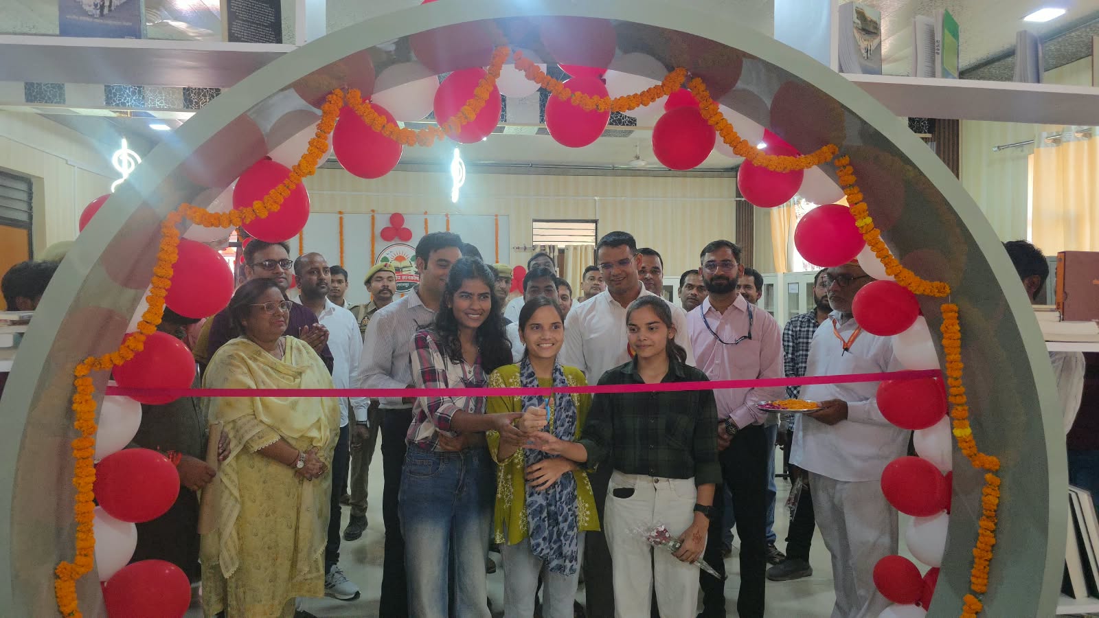 बीएसए कार्यालय परिसर में 20 लाख रुपये की धनराशि से उच्चीकृत लाइब्रेरी का हुआ शुभारंभ