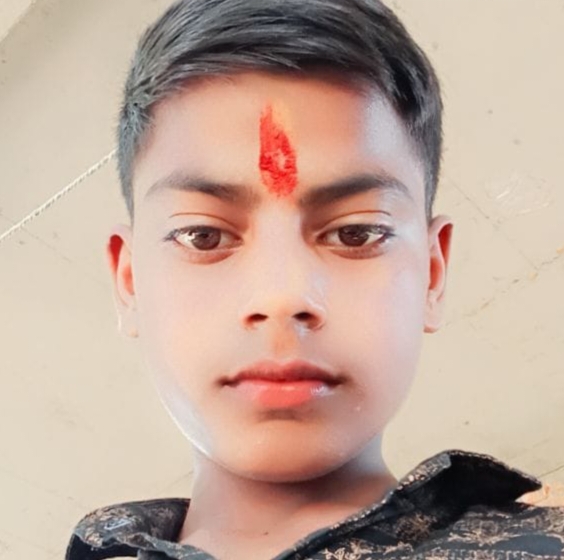 तेज रफ्तार ट्रैक्टर ने बाइक को मारी टक्कर, 14 वर्षीय छात्र की मौत,परिवार में मचा कोहराम