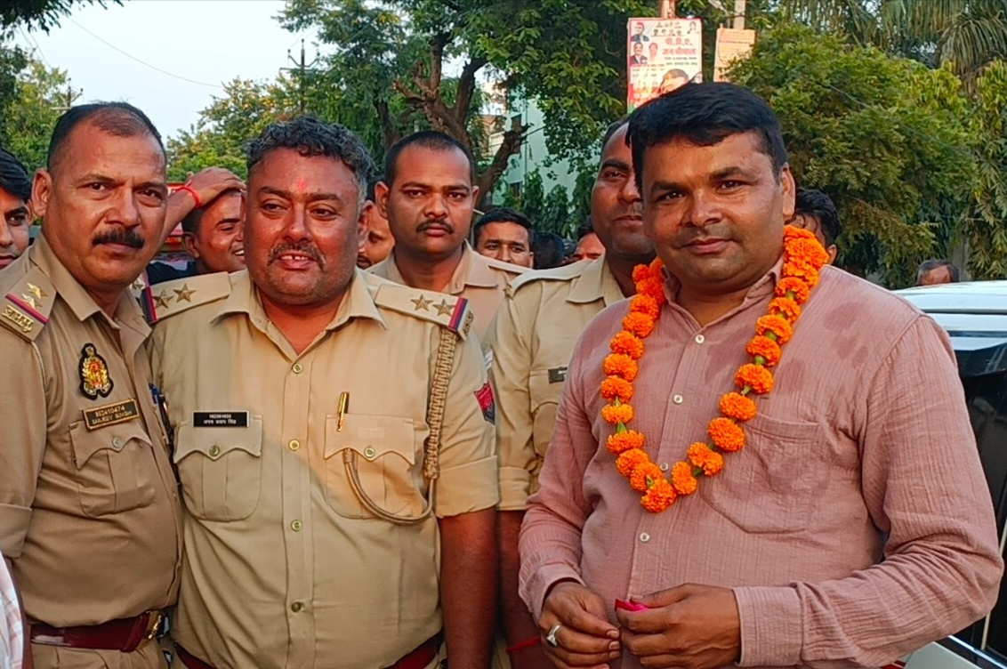 अटसू पुलिस चौकी में तैनात हेड कांस्टेबल धरमेंद्र सिंह का हुआ विदाई समारोह