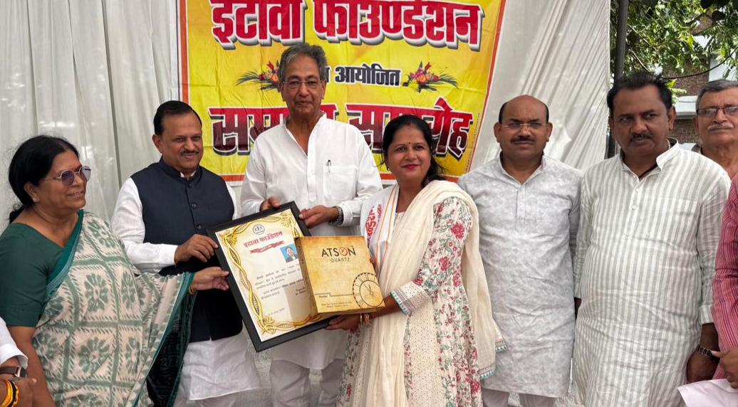 इटावा फाउंडेशन के आठवें सम्मान समारोह में चमकीं जनपद की विशिष्ट प्रतिभाएं डॉ. विश्वपति त्रिवेदी बोले—प्रतिभाओं को प्रोत्साहित करना ही फाउंडेशन का प्रमुख उद्देश्य