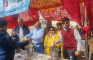 रोटरी इलाहाबाद मिड टाउन एवं इनरव्हील मिड टाउन ने किया भंडारे का आयोजन