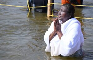 राष्ट्रपति मूर्मू ने भी लगाई आस्था की डुबकी, एकता और सामाजिक समरसता का दिया संदेश