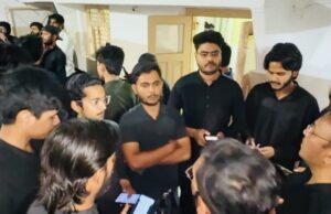 फजि़र की नमाज़ बाद मोमबत्ती की रौशनी में निकला मस्जिद क़ाज़ी साहब से ताबूत का जुलूस