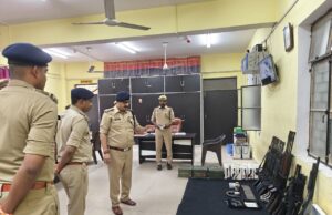 एसपी ने किया थाना मंझनपुर का वार्षिक निरीक्षण