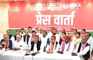 सपा के राष्ट्रीय अध्यक्ष अखिलेश यादव प्रदेश अध्यक्ष श्यामलाल पाल के सुपुत्री की शादी में हुए शामिल