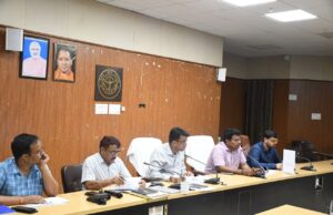 विकास कार्यों को अगस्त तक पूरा करने का अल्टीमेटम, डीएम ने कसी कमर