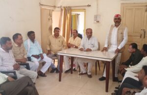 सपा नेताओं पर हमले के विरोध में बढ़ी में हुई बैठक, कानून-व्यवस्था पर उठे सवाल