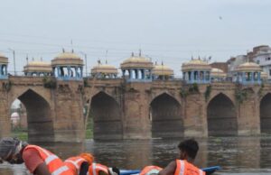 जौनपुर में घाटों पर चला विशेष सफाई अभियान:
