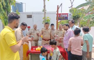 नागल पुलिस ने निर्जला एकादशी पर आम जनमानस को पिलाया शरबत