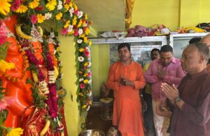 जेठ माह के अन्तिम मंगलवार को समया देवी मन्दिर में बांटा गया प्रसाद