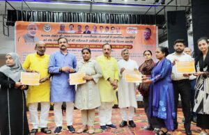 जनकल्याणकारी लाभार्थीपरक योजनाओं में लाभान्वित लाभार्थियों को वितरित किए गये स्वीकृति पत्र