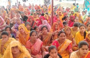 श्रीमद्भागवत कथा में पांचवें दिन श्रीकृष्ण जन्मोत्सव पर श्रोता हुए भावविभोर