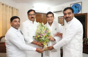 नकुड़ विधानसभा क्षेत्र के विकास के लिए विधायक मुकेश चौधरी नगर विकास मंत्री से मिले