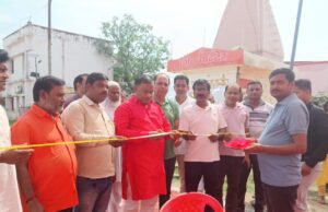 योग संगम कार्यक्रम में लाभार्थियों के बनाए गए आयुष्मान कार्ड