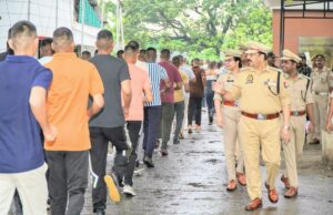 रिजर्व पुलिस लाइन मे एसएसपी ने परेड की ली सलामी