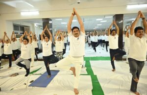 बरेका में हजारों लोगों ने किया सामूहिक योगाभ्यास
