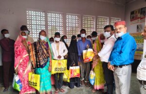 क्षयरोगियो को गोद लेकर दिया पोषण की पोटली