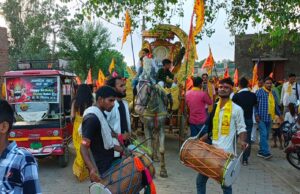 खाटू श्याम की तृतीय शोभा यात्रा में सैकड़ो की संख्या में भक्त रहे मौजूद