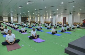 उच्च न्यायालय के विधि म्यूजियम हाल में योगाभ्यास कार्यक्रम का हुआ आयोजन