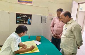 मुख्यमंत्री जनआरोग्य मेले का सीएमओ ने किया औचक निरीक्षण