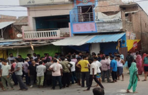 दम्पती समेत तीन का बिस्तर पर मिला शव, नानी और 6 माह का बच्चा सुरक्षित