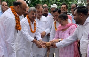 महापौर ने तकिया में किया सड़क निर्माण का शुभारंभ