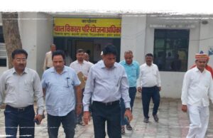 बढ़नी ब्लॉक में सीडीओ का औचक निरीक्षण, खामियों पर लगाई फटकार