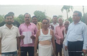 शिकायत के बावजूद नहीं हुआ चकमार्ग का निर्माण, ग्रामीणों में रोष