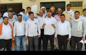 पूर्व विधायक पर हमले को लेकर अधिवक्ताओं में आक्रोश, कार्रवाई की मांग को लेकर प्रदर्शन