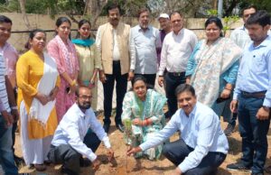 बुंदेलखंड विश्वविद्यालय ने वृक्षारोपण कार्यक्रम का किया आयोजन