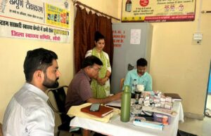 देश के भविष्य को स्वस्थ और समृद्ध बनाने में अपना योगदान दें, टीकाकरण अवश्य कराएं:जिलाधिकारी