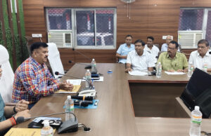 जिलाधिकारी डॉ0 दिनेश चंद्र की अध्यक्षता में जिला उद्योग बंधु की बैठक सभागार संपन्न