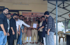 आयतुल्ला खामेनाई पर आपत्तिजनक टिप्पणी के विरोध में जौनपुर के शियाओं में आक्रोश