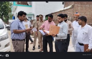 डीएम ने कई विकास परियोजनाओं का किया निरीक्षण, धीमी प्रगति पर जताई नाराजगी