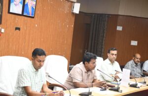 15 अगस्त तक निपटाए जाए राजस्व के सभी पुराने केस: जिलाधिकारी