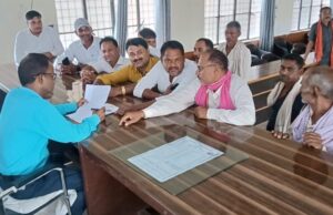 आम रास्ता को अवरुद्ध किए जाने की हुई शिकायत