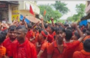 नागपंचमी पर कांवड़ियों ने किया प्राचीन शिव मंदिर में जलाभिषेक, सेवा में जुटे शिवभक्त