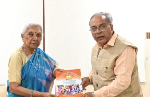 आंगनबाड़ी कार्यकत्रियों के लिए पुस्तक का राज्यपाल ने किया विमोचन