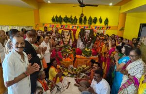 शंकराचार्य के छायाचित्र का गुरु भक्तों ने की सविधि पूजन